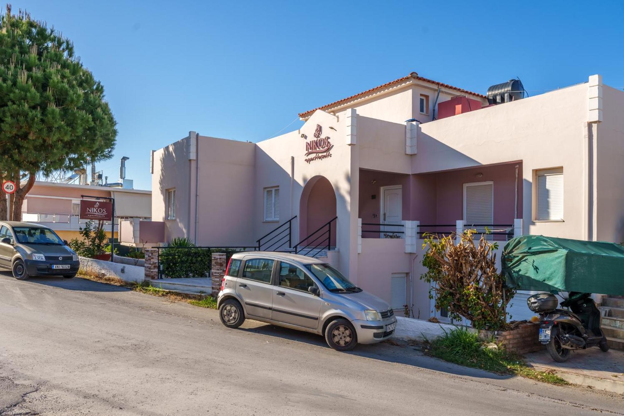 Nikos Apartments Agia Marina Exterior foto