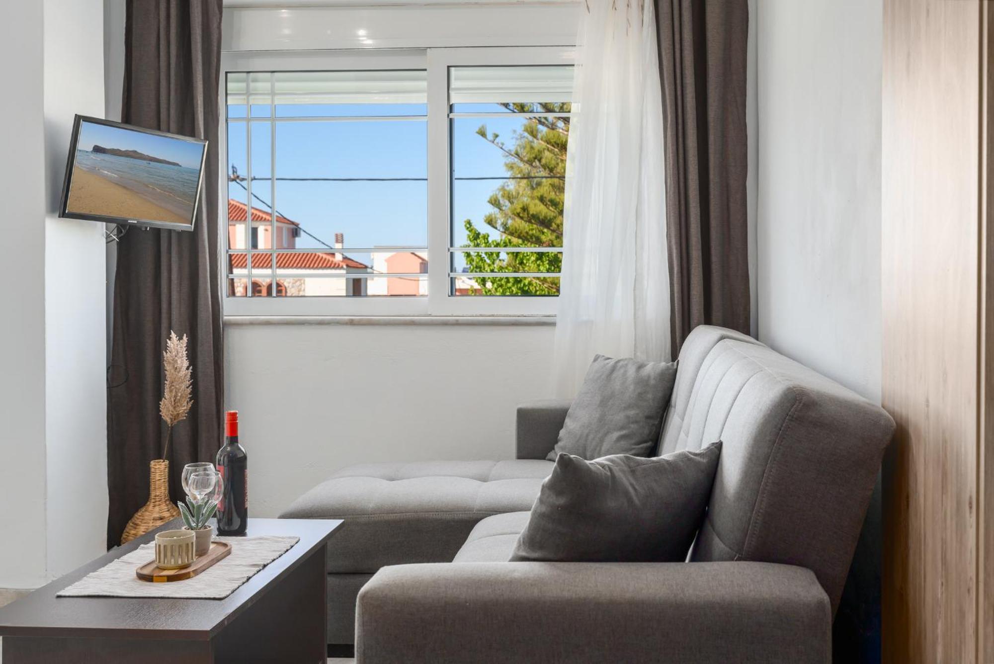 Nikos Apartments Agia Marina Exterior foto